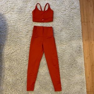 SET ACTIVE Luxform Legging + Scoop Y Sports Bra